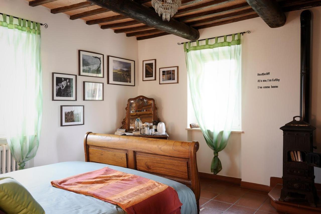 B&B Il Bed And Bookfast Mercatello  Cameră foto